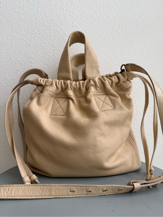 Madewell Handbags - Madewell Beige Drawstring Leather Crossbody Bag